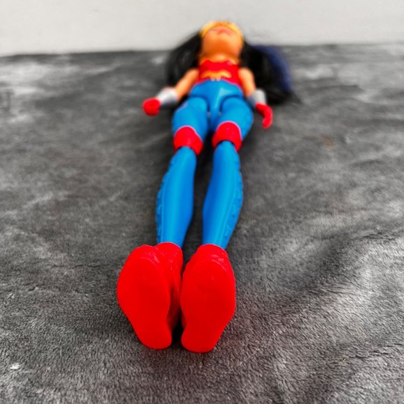 Mattel DC Super Hero Girls Wonder Woman Doll Action Figure 2015 with Headband - Picture 9 of 10
